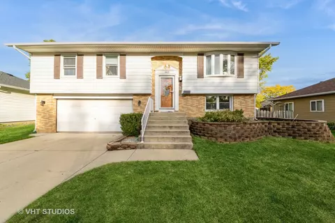 1603 Alexander Ave, Streamwood, IL 60107