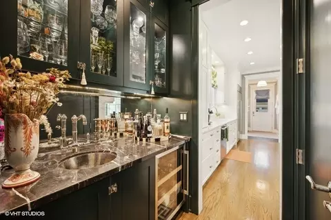 Kitchen - 1442 Scott Ave, Winnetka, IL 60093 photo 5 of 6