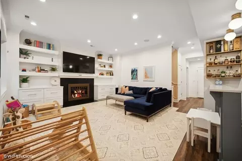 Living - 1442 Scott Ave, Winnetka, IL 60093 photo 5 of 5