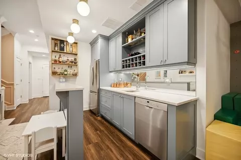 Kitchen - 1442 Scott Ave, Winnetka, IL 60093 photo 6 of 6