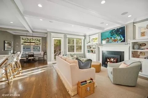 Living - 1442 Scott Ave, Winnetka, IL 60093 photo 2 of 5