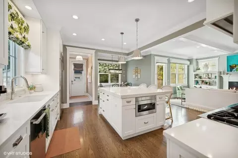 Kitchen - 1442 Scott Ave, Winnetka, IL 60093 photo 3 of 6