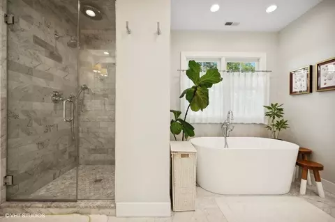 Bath - 1442 Scott Ave, Winnetka, IL 60093 photo 3 of 6