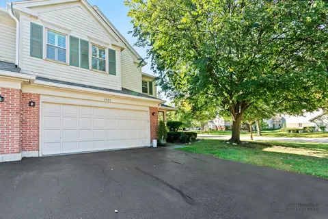 1523 Broadway Ct, Wheeling, IL 60090