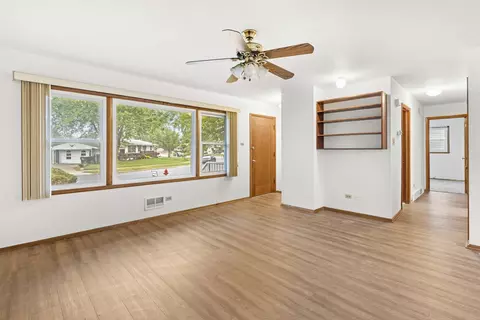 44 Blackhawk Dr, Thornton, IL 60476 photo 2