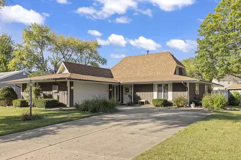 131 Circle Dr, Montgomery, IL 60538