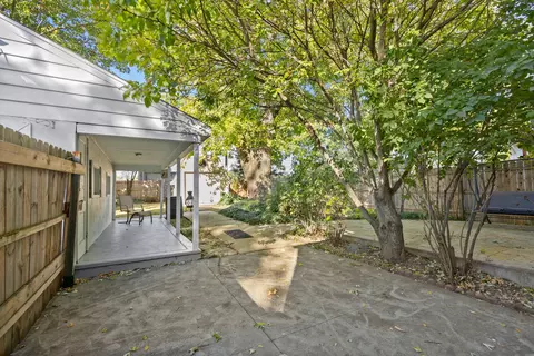 Exterior - 1174 Preston Ave, Elgin, IL 60120 photo 5 of 7