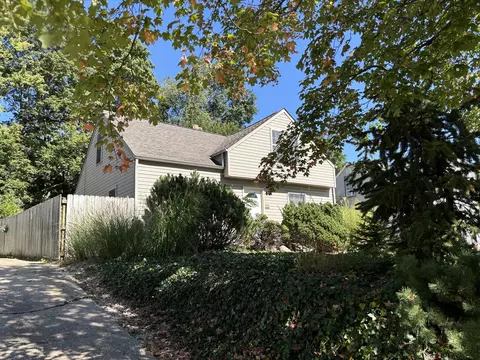 3520 Louisiana Rd, Rockford, IL 61108