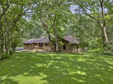 9210 Conestoga Trl, Marengo, IL 60152