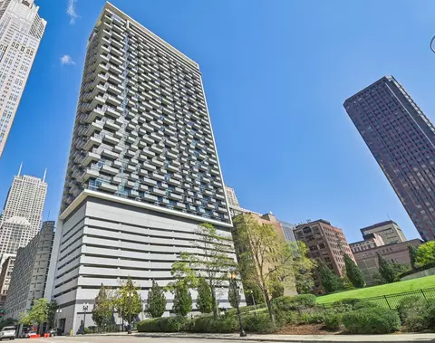 235 W Van Buren St #1607, Chicago, IL 60607