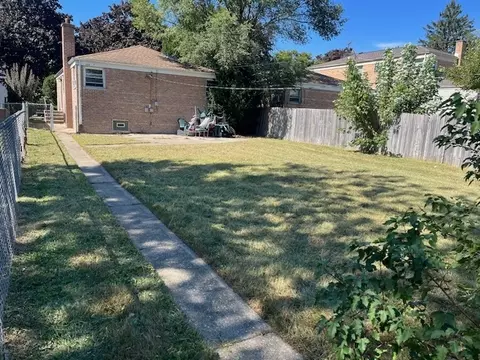 1105 Pitner Ave, Evanston, IL 60202 photo 3