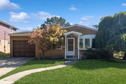 8213 N Odell Ave, Niles, IL 60714