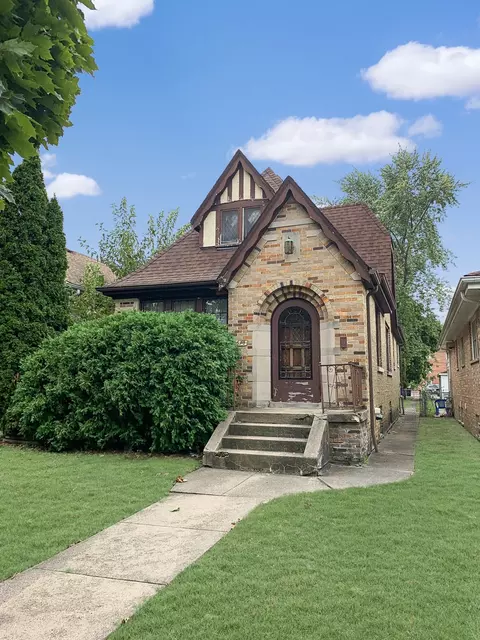 6610 N Onarga Ave, Chicago, IL 60631