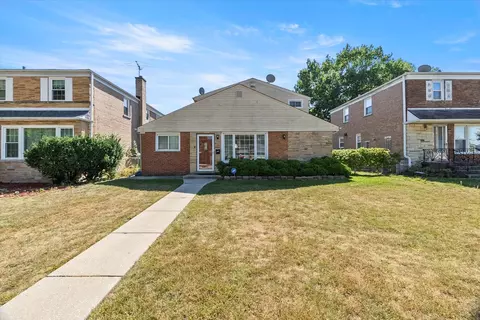 3913 Birchwood Ave, Skokie, IL 60076