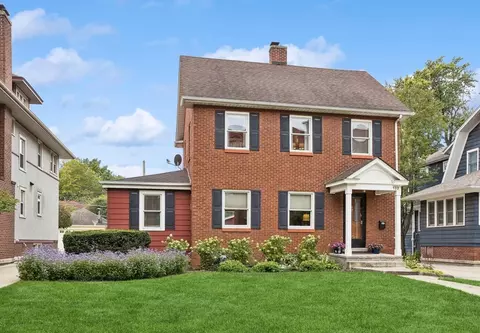 132 S Park Rd, La Grange, IL 60525