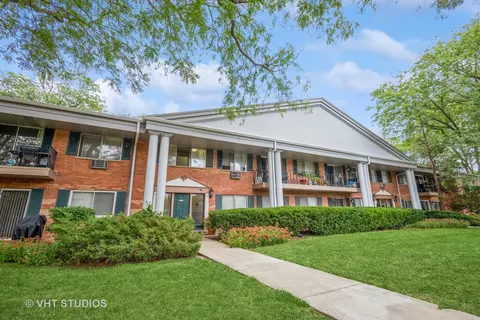 2323 S Goebbert Rd #207, Arlington Heights, IL 60005