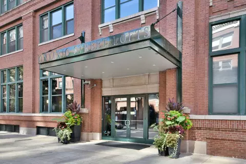 411 W Ontario St #720, Chicago, IL 60654