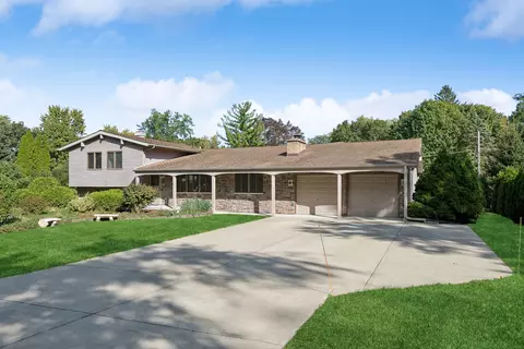 511 Meridian St, Crystal Lake, IL 60014