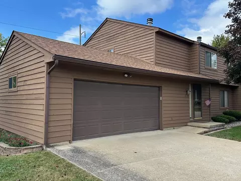 2115 Sunview Dr, Champaign, IL 61821