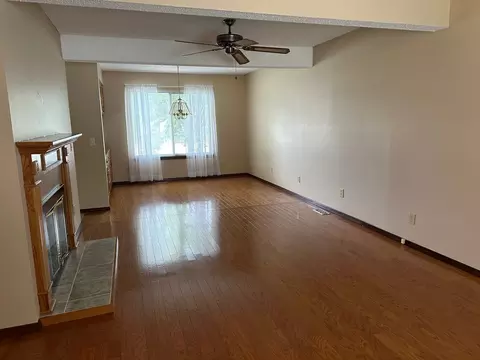 Living - 2115 Sunview Dr, Champaign, IL 61821 photo 2 of 5