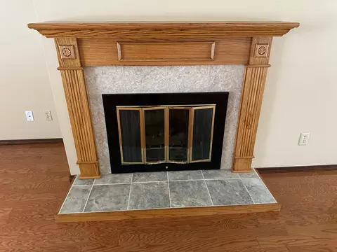 Living - 2115 Sunview Dr, Champaign, IL 61821 photo 3 of 5