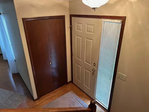 Entry Way - 2115 Sunview Dr, Champaign, IL 61821 photo 3 of 6