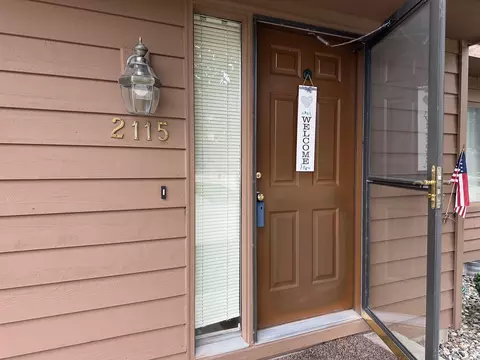 Entry Way - 2115 Sunview Dr, Champaign, IL 61821 photo 5 of 6