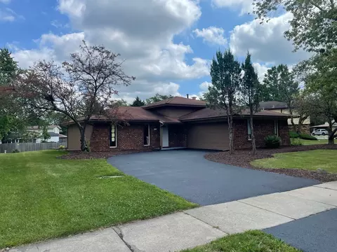 22525 Riverside Dr, Richton Park, IL 60471