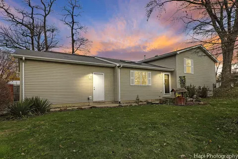 35723 N Helendale Rd, Ingleside, IL 60041