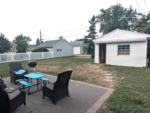 9536 Monroe Ave, Brookfield, IL 60513 photo 2