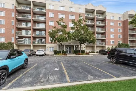 7400 Lincoln Ave #610, Skokie, IL 60076