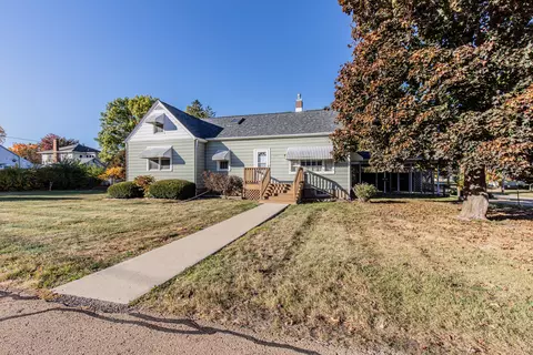 225 E Oak St, Princeton, IL 61356