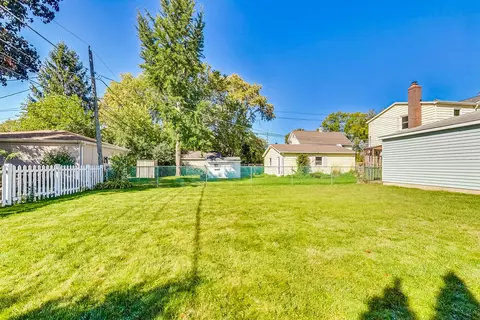 487 E Prairie Ave, Des Plaines, IL 60016 photo 28