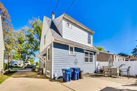 487 E Prairie Ave, Des Plaines, IL 60016 photo 24