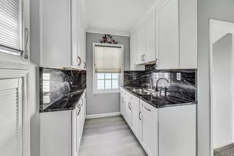 487 E Prairie Ave, Des Plaines, IL 60016 photo 12