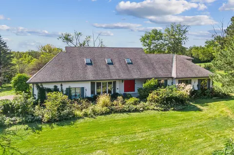 96 Old Creek Rd, Palos Park, IL 60464
