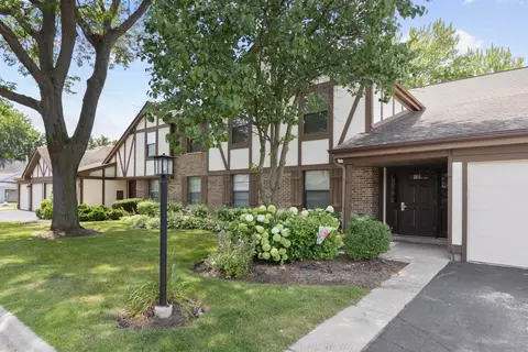 368 Southbury Ct #B2, Schaumburg, IL 60193