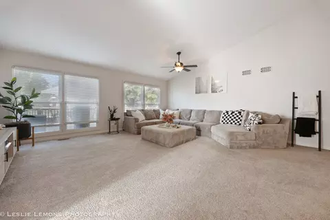 590 Flora Dr, Algonquin, IL 60102 photo 6