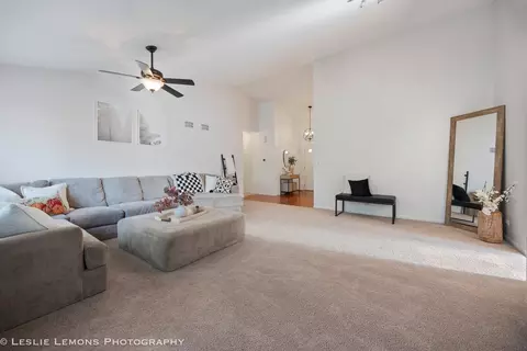 590 Flora Dr, Algonquin, IL 60102 photo 5