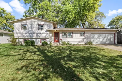 1021 Cochran St, Aurora, IL 60506