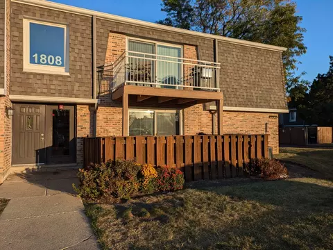 1808 Plum Grove Rd #1D, Rolling Meadows, IL 60008