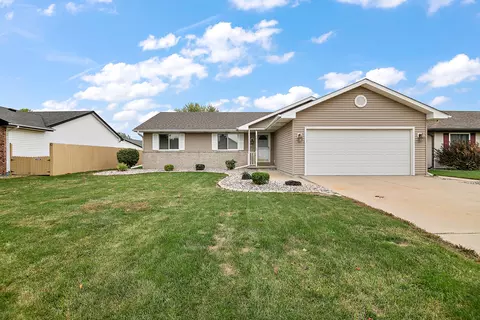 1533 Sir Lancelot Dr, Bourbonnais, IL 60914