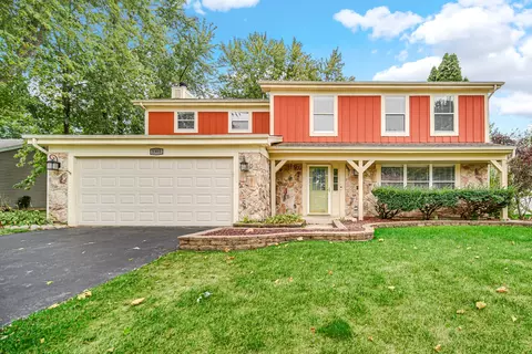 1305 Red Coach Ln, Algonquin, IL 60102