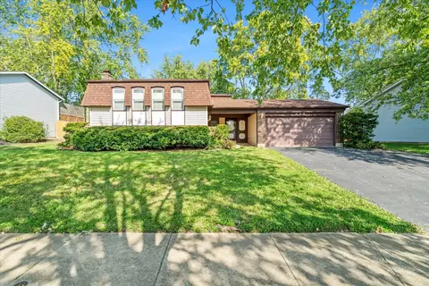 446 Rockhurst Rd, Bolingbrook, IL 60440