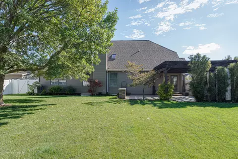 1345 Eagle Bluff Dr, Bourbonnais, IL 60914 photo 3