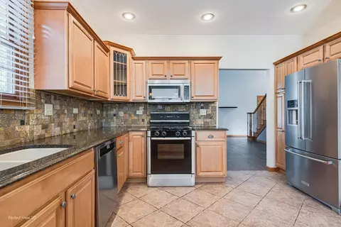 1345 Eagle Bluff Dr, Bourbonnais, IL 60914 photo 9