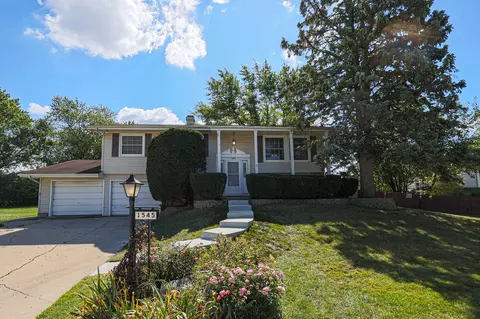 1545 Glen Lake Rd, Hoffman Estates, IL 60169