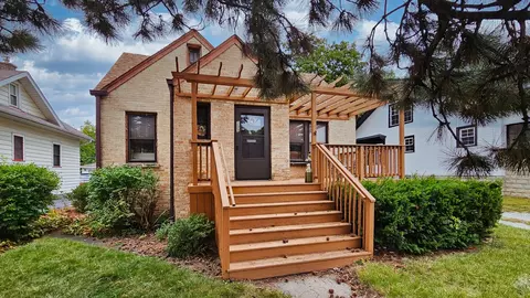 253 W North Ave, Elmhurst, IL 60126