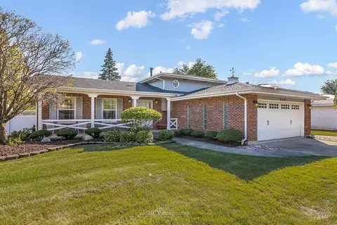8249 164th Ct, Tinley Park, IL 60477