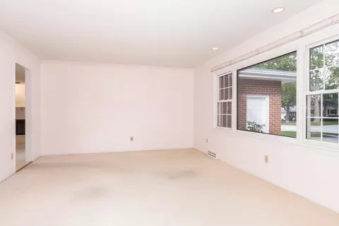 Living - 1209 Valentine Dr, Normal, IL 61761 photo 2 of 5